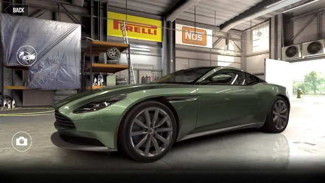 Aston Martin DB11 (Gold Star)