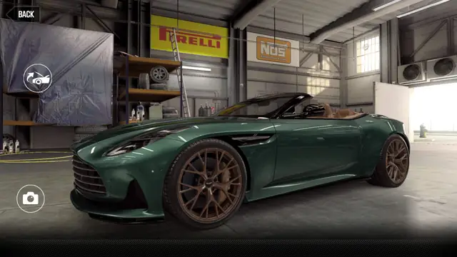 Aston Martin DB12 Volante (Gold Star)