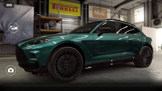 Aston Martin DBX 707 (Gold Star)