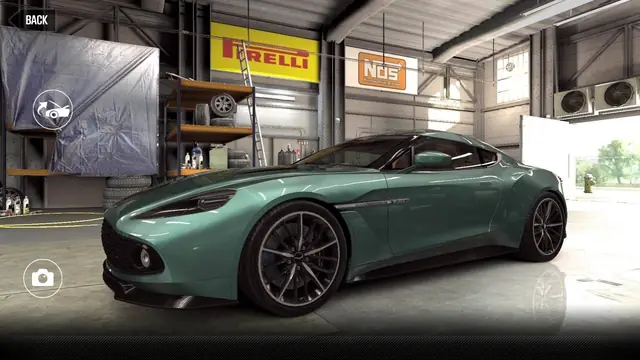 Aston Martin Vanquish Zagato Coupe (Gold Star)