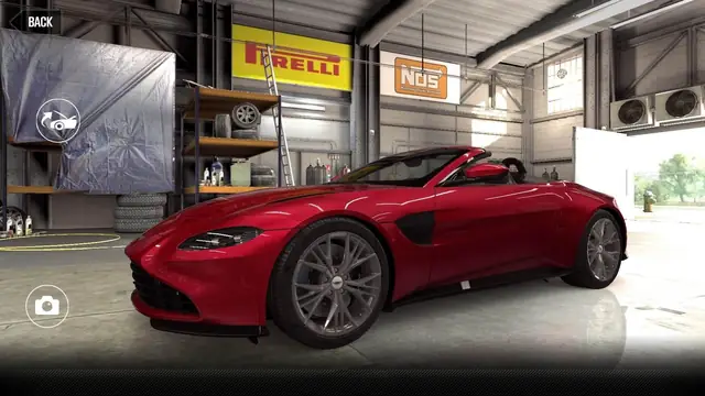 Aston Martin Vantage Roadster (Gold Star)