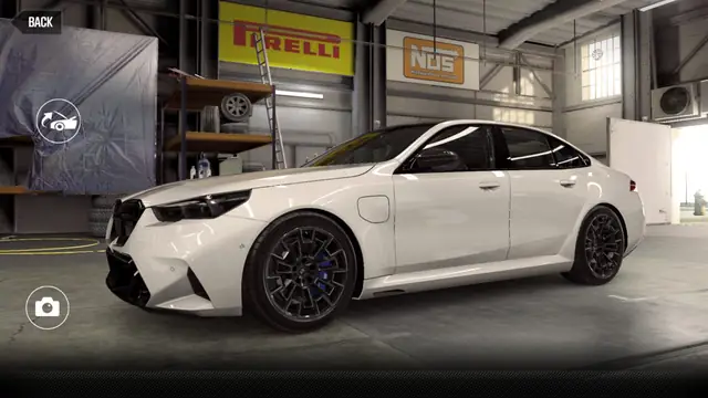 BMW 2024 M5 Sedan (Gold Star)
