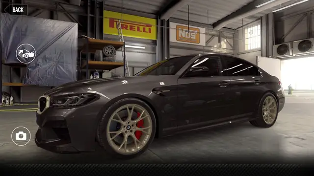 BMW M5 CS (Gold Star)
